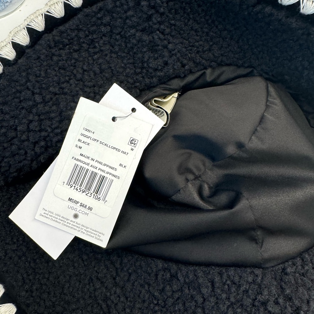 UGG Black Sherpa Bucket Hat with Cream Trim - Picture 4 of 4